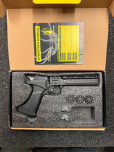Load image into Gallery viewer, Pre-owned Boxed Snowpeak Artemis CP400 4.5mm Pellet  (Rifled Barrel)
